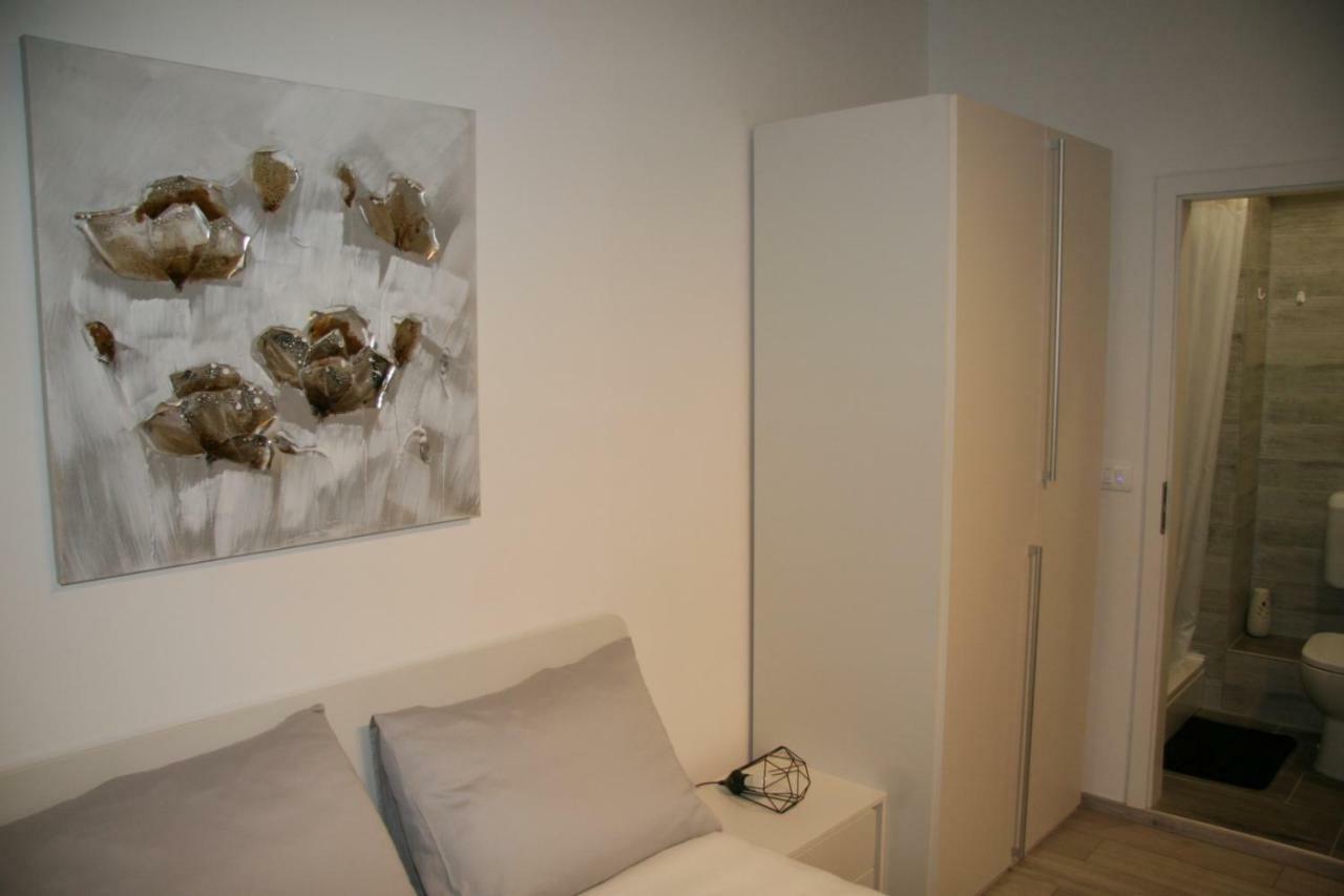 Stylish Apartment In City Center Pula Exterior photo