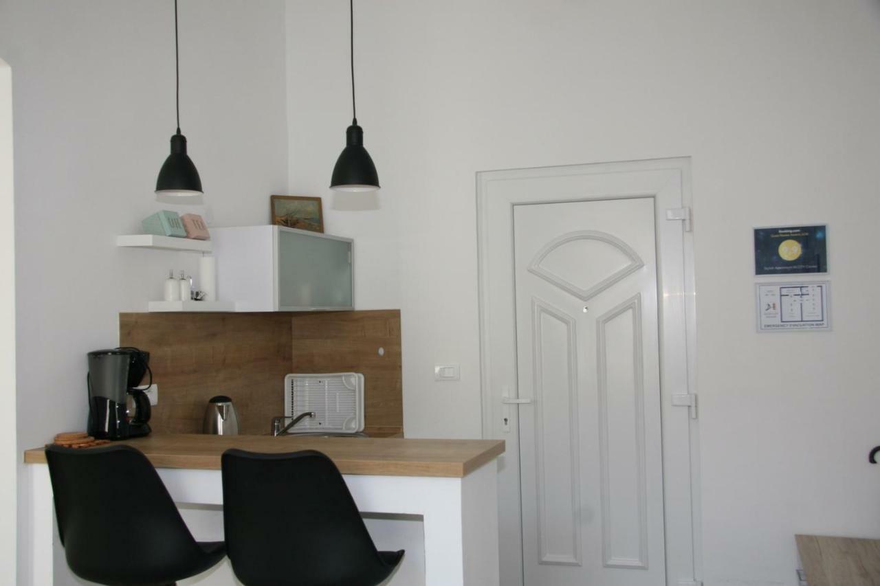 Stylish Apartment In City Center Pula Exterior photo